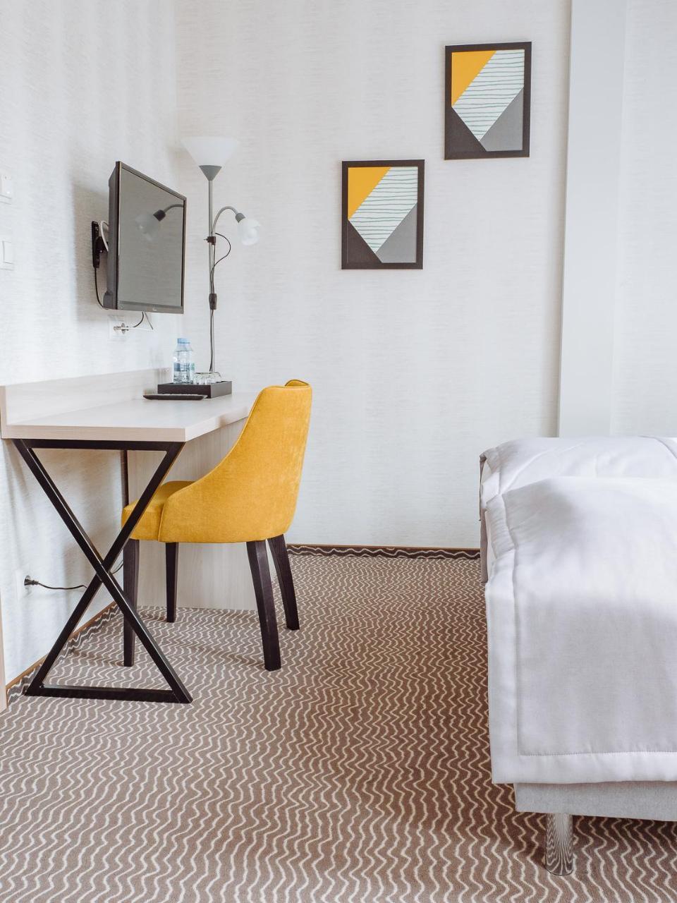 Hotel Chrobrego9 ブンツラウ エクステリア 写真